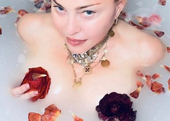 VIDEO/ Nudo nga vaska, Madonna jep mesazhin: Koronavirusi nuk pyet sa i pasur apo i famshëm je