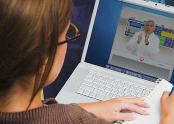 Nis mësimi online edhe nëpër universitete, 2 000 studentët e parë fillojnë mësimin