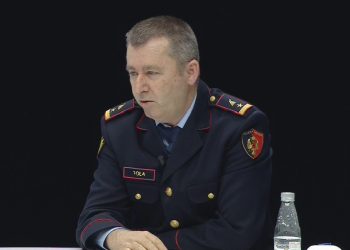 “Shtetrrethimi” për të frenuar koronavirusin, Policia paralajmëron përshkallëzim të masave