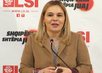 “Shqipëria është përfshirë në pandemi”, Kryemadhi mesazh për mjekët e infermierët