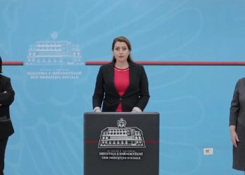 “Gati ardhja edhe e 54 respiratorëve të rinj”/ Manastirliu: Ngrihen çadrat tek Trauma dhe në QSUT