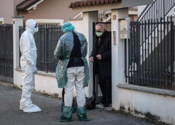 Detaje të reja/ Djali i kthyer nga Italia infekton prindërit me koronavirus, dezinfektohet pallati në Elbasan