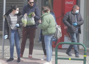 Kush është i detyruar të dalë nga shtëpia vetëm me leje? Çfarë duhet të dinë ata që shkojnë në punë