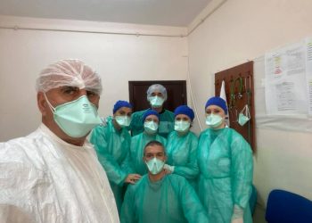Pipero ndan fotot e kolegëve: Në spital 72 pacientë, lufta vazhdon