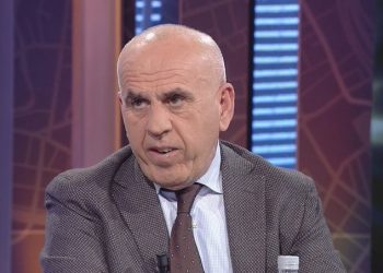 Covid-19/ Pëllumb Pipero për DW: Situata sa vjen dhe rëndohet, 15% e të shtruarve janë rëndë!