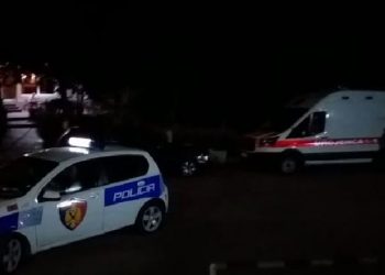 Plagosi me thikë një person në Durrës, arrestohet 56-vjeçari