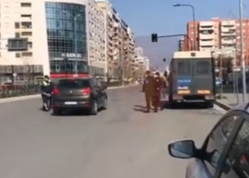Masat kufizuese/ Policia e Shtetit u vë gjoba 154 qytetarëve nga 10 mijë lekë, hiqen patentat dhe e bllokohen mjetet për 129 shoferë