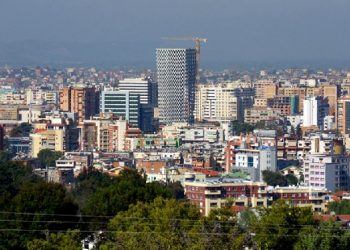 Ulen kostot e ndërtimit, por rriten çmimet e apartamenteve
