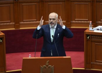 “O sot, o kurrë”/ Rama mesazh Metës: Italia e zbythi mafien në të njëjtën mënyrë, i pari i piramidës çohet për revolucion