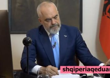 Rama nis telefonatat me qytetarët: Bëhuni trima, lufta për njeriun është. Nuk është Viti i Ri të ndajmë çokollata