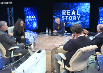 Analisti i përgjigjet përfaqesueses së opozitës: Aktet tuaja të detyruara e legjitimojnë parlamentin