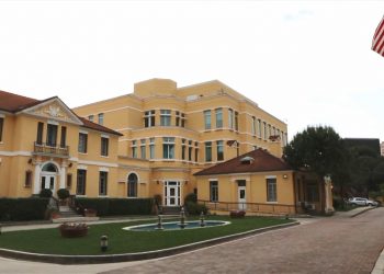 Koronavirusi/ Ambasada Amerikane anulon të gjitha intervistat për viza: Rikthehemi në 3 prill