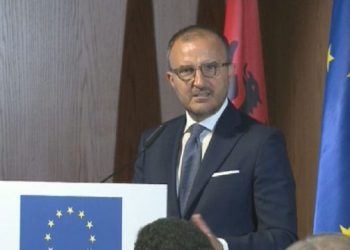 “Fundjavë Ndryshe” e Arbër Hajdarit, krahu i djathtë i operacionit humanitar/ Rama: Mirënjohje për sakrificën