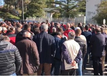 Naftëtarët e Ballshit, letër Ramës: Jemi të sëmurë, pa shpresë, dhe pa lekë