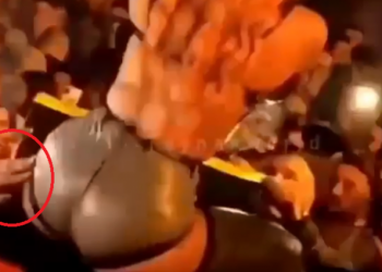 Muzika/E kishte fare pranë dhe fansi nuk humbet rastin duke i prekur Taynës të pasmet