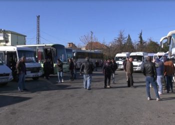 Transporti Ndërqytetas kërkesë qeverisë: Na furnizoni me maska dhe paguani shoferët