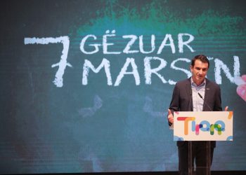 Certifikata mirënjohjeje për 25 mësues, Veliaj: Të vendosur të çlirojmë çdo centimetër të zaptuar në shkolla