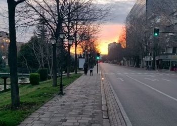 VIDELOAJM / Virusi shkreton Tiranën, ja si duket kryeqyteti të dielën pasdite