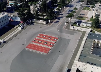 “Edi jam, mirëmëngjes”, Rama nxjerr videon me këngën e Vaçe Zelës, rrugë të zbrazura e duartrokitjet për mjekët