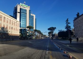 FOTO / Koronavirusi boshatis Tiranën, pamjet e para të mëngjesit të sotëm