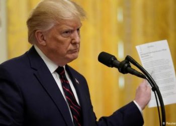Koronavirusi/Trump fajëson median dhe politikën për trajtimin histerik të virusit