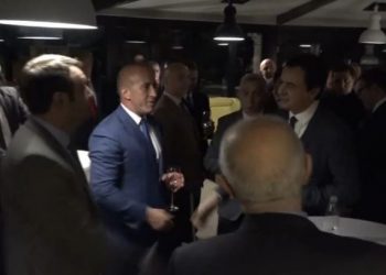 Haradinaj i jep dorën Kurtit: Mos e hiq taksën. Ja si përgjigjet kryeministri i Kosovës
