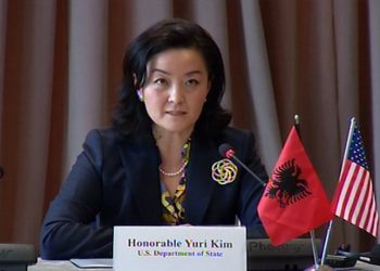 Pas flamurit, mesazhi i dytë i Kim: Shpresoj që BE t’ i thotë PO Shqipërisë