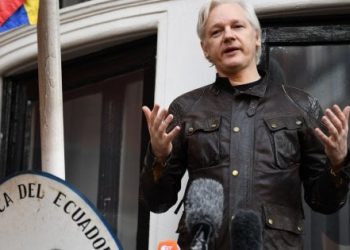 Britani e Madhe/ Assange i ngjizi dy djemtë e tij në ambasadën e Ekuadorit?!