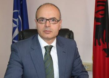 Vendosja e kryqit në Himarë/ Petro Koçi apelon: Ligësi politike dhe rrumpallë urbanistike