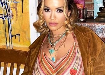 Luks dhe arrogancë në kohë koronavirusi, këngëtarja shqiptare tërbon fqinjët britanikë (Foto)