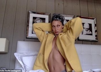 FOTOT/ Modelja e famshme pozon nudo nga shtëpia për Vogue Italia