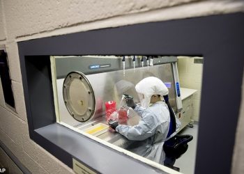 Publikohen pamjet e rralla brenda laboratorit në Wuhan, nga ku dyshohet se doli koronavirusi (Video)