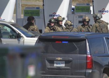 Dentisti i veshur si polic kryen masakër në Kanada, të paktën 16 të vdekur (VIDEO)