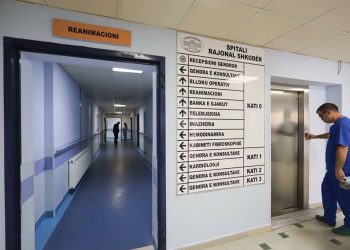 Nisin hetimet në Shkodër, infermierja infektoi katër pacientët e shtruar në spital