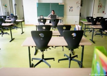 Si do të jetë kthimi në normalitet mes krizës së koronavirusit? Shkencëtarët japin rekomandimet