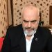 Rama prezantoi masat lehtësuese, por vëmendjen e morën inicialet në xhaketë (Foto)