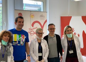 “Një detyrë qytetare”, Kryebashkiaku Veliaj dhe ambasadori italian dhurojnë gjak për njerëzit në nevojë