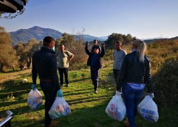 Tirana një familje e madhe, Bashkia shpërndan pako ushqimore edhe në fshatin më të largët