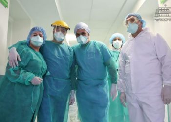 Ministrja Manastirliu shpërndan lajmin e mirë: Shërohen 2 mjekë të prekur nga COVID-19