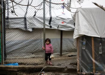 Greqi/ Një tjetër kamp refugjatësh futet në karantinë