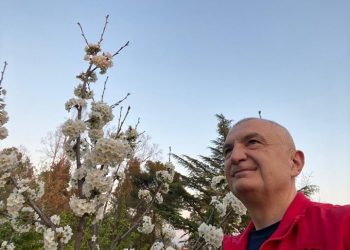 “Për një të ardhme pa maska”, Meta mesazh në Ditën e Tokës: Koronavirusi nuk e ndal dot pranverën