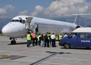 Riatdhesimet / Doni të ktheheni në Shqipëri ose Itali? Publikohen datat dhe oraret e fluturimeve