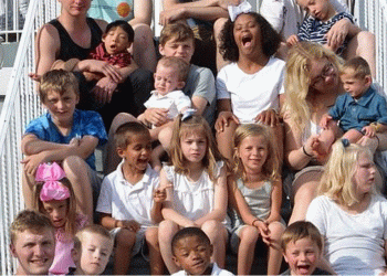 Nëna me koronavirus nuk shfaq simptoma, por infekton 17 nga 18 fëmijët e saj: E tmerrshme, u frikësova shumë