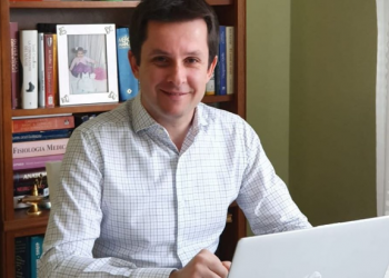 Epidemiologu: Pse mbyllja e bizneseve dhe mbajtja e qytetarëve në shtëpi ishte e panevojshme në Shqipëri