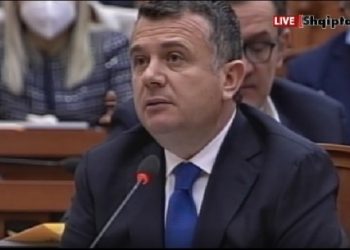 Balla: Përdorimi i maskave të bëhet me detyrim! Të mbyllet Parlamenti nëse deputetët nuk zbatojnë masat
