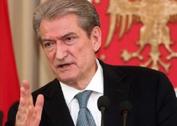 Berisha bëri letrat për të marrë gjysmën e pagës pas djegies së mandatit. Por ja si veproi Basha