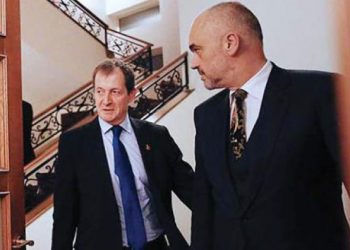 Campbell ‘zbulon’ se punon ende me Ramën: Më mungon Shqipëria, ku shkoj shpesh…