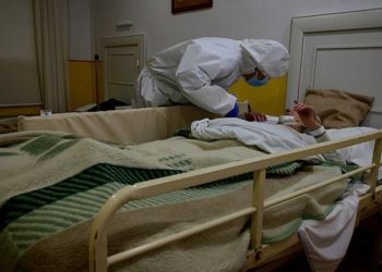 Të moshuarit “u lanë të vdesin”, Spanja nis hetimin penal për 37 azile