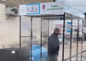 Dezinfektimi i qytetarëve/ Shefi i Zjarrfikësve: Është 100% i sigurt, ja çfarë elementësh kimikë përdorim