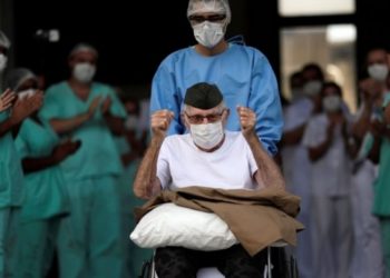 Pas Luftës së Dytë Botërore, veterani 99-vjeçar del fitimtar edhe në betejën me koronavirusin (Foto)